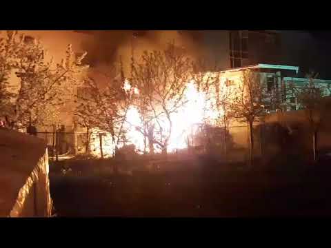 Spital în pericol de a lua foc din cauza unui incendiu produs la o anexă gospodărească