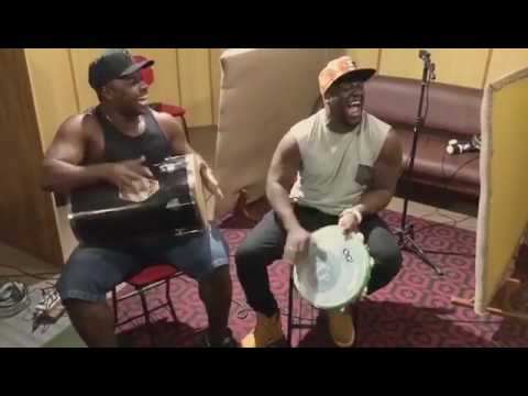 Apresentação de pandeiro e tantã | Cepakkol e Nego Damoé