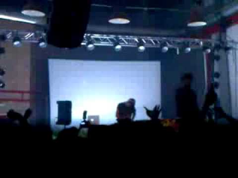 CSG 25-04 DJ FRESH & DYNAMITE MC 01.flv