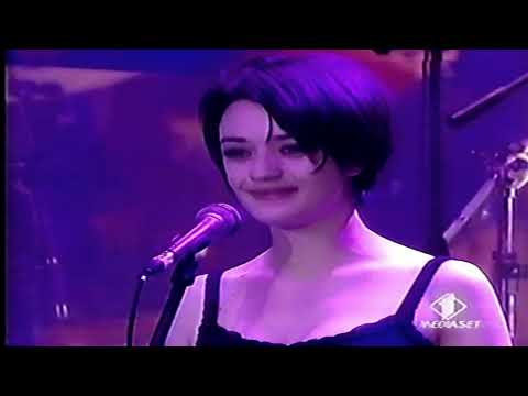 Carmen Consoli @Comici - All Along the Watchtower (1998)