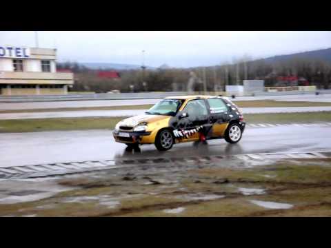 Cars4fun 02.04.2012 Tor Kielce - M. Kluziewicz Citroen Saxo