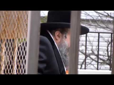 Bobov 45 Rebbe Learning Mishnayos And Saying Kaddish For His Mother