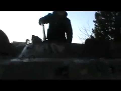 الملازم أول فايز العبد الله يتحدث سيطرتهم على إحد عربات قوات النظام في مدينة الرستن