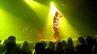 Yelle - Dans Ta Vrai Vie (live at Fever)