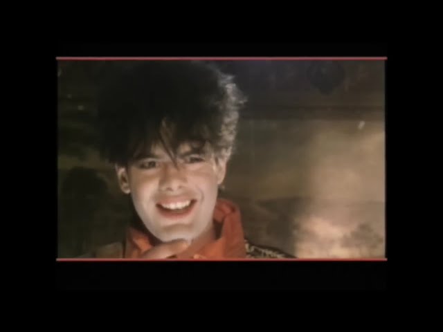 Video zu 'Forever Young' ansehen Video zu 'Forever Young' ansehen