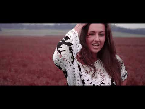 Magdalena Pal - Chwytaj mnie (official video)