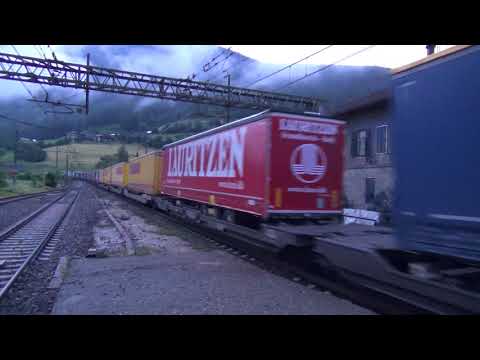 IL SALUTO DELLA TRIPLA DI VECTRON CON MERCI A COLLE ISARCO (BZ) MART. 3 - 7 - 2018