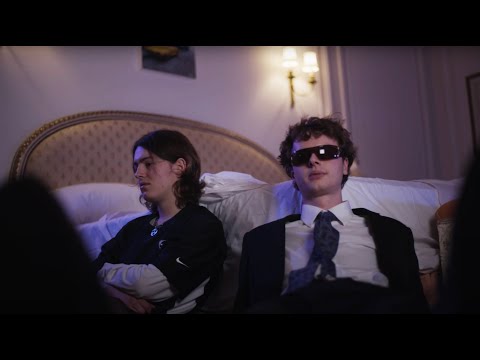 Don't Connect - Dead Ideas ft. Flyboy Jetty (Official Video)
