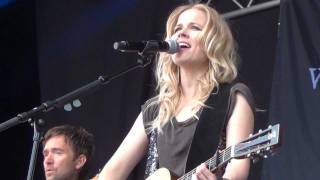 Ilse DeLange - I&#39;m Not So Tough @ Bevrijdingsfestival Wageningen 2011