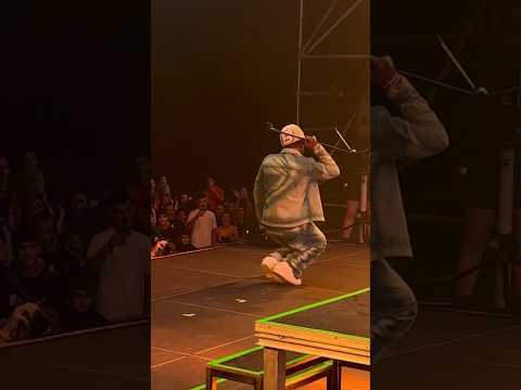 Na so I carry their mic stand go house 🚶🏾‍♂️#charm  #raveandroses #dance #music