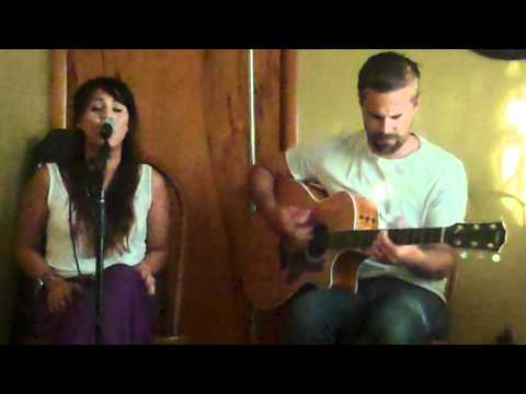 download lagu mp3 mp4 Lampa Living, download lagu Lampa Living gratis, unduh video klip Lampa Living