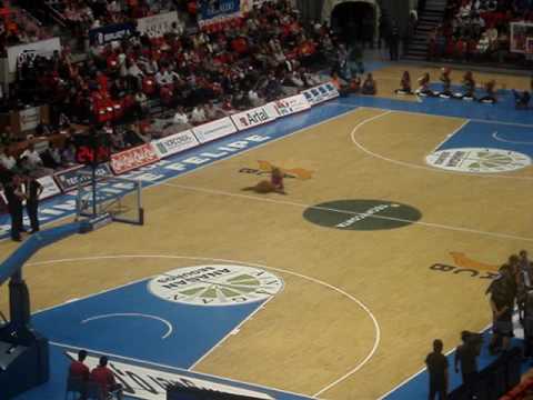 Baile de la Mascota del CAI Zaragoza