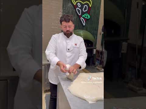 Come nasce l'impasto della pizza contemporanea by Vincenzo Capuano