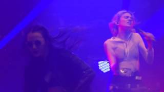 Grimes - World Princess Part II Live HD at Lollapalooza 2016