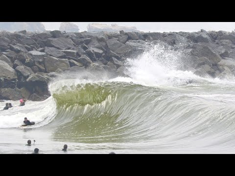 Surfers charge GLASSY but challenging morning at Wedge! (RAW FOOTAGE)