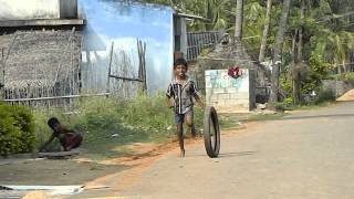 preview picture of video 'Children playing tyres in Vachathi'