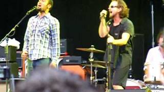 Ben Harper and Eddie Vedder - Under Pressure - Sydney 2009