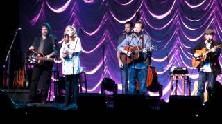 Alison Krauss & Union Station - Ghost In This House