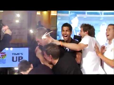 WFFC Kuala Lumpur 2011 [FINAL] Andrew Henderson vs Gautier Fayolle / Freestyle Football