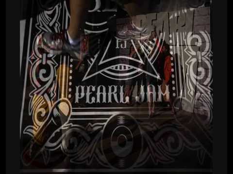 PJ20 East Troy, WI 2011-09-03 [full live audio] DAY 1