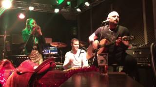 &quot;Me olemme kuin veljet&quot; live @ Ten Dollars Saloon, Lahti
