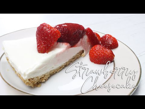 Easy 4-Step Strawberry Cheesecake Recipe | Decadent & Delicious!