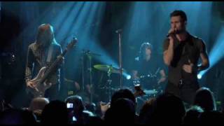 Maroon 5 Makes Me Wonder (Live)