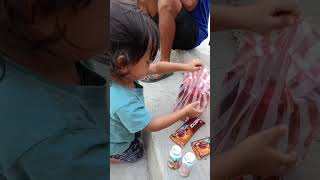 Download lagu LOTS OF SNACKS mp3 Download lagu LOTS OF SNACKS mp3