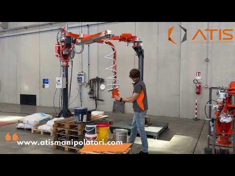 Bras articulé pour levage ergonomique de seaux