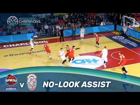 Outstanding No-Look Assist by Gaudoux!