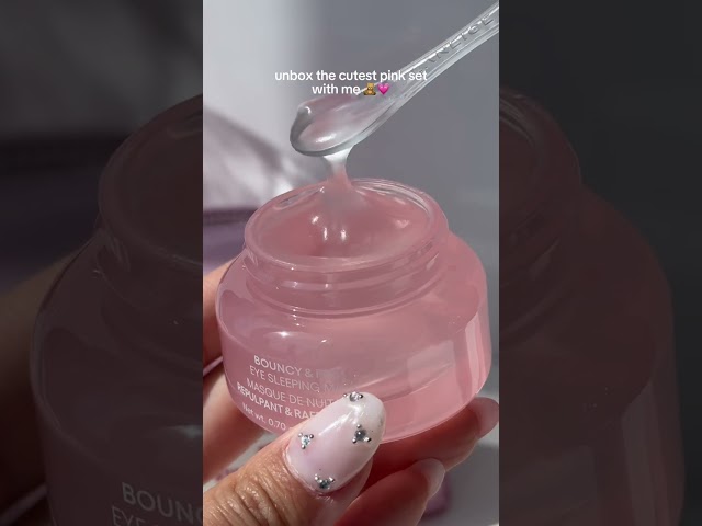Vídeo relacionado con Skincare Kit, Skin care, pack regalo mujer, regalos originales para mujer, limpieza facial, belleza, korean skincare, skin care coreano, ideas regalo, preppy