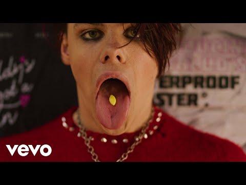 YUNGBLUD - Parents (Official Music Video)