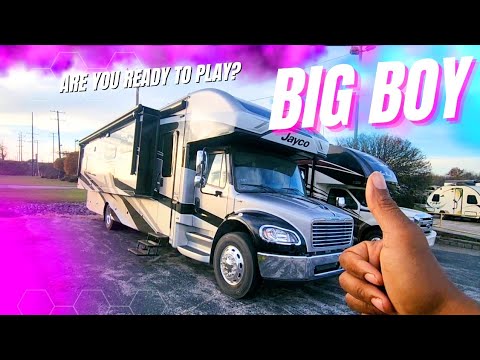 FINALLY WENT TO LOOK AT MOTOR HOMES.