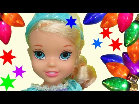 NEW YEAR's PARTY! ELSA, ANNA toddlers & lots of guests celebrate! Dancing, playing, eating, fun!