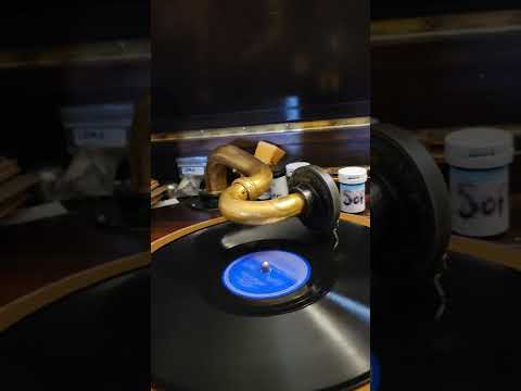 Lying in The Hay - Ed Lloyd & his Orchestra Melotone Records #12738 1933