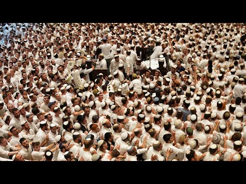 Hakafot Shniyos in Yeshivas Har Hamor - 2022 | ישיבת הר המור - הקפות שניות - תשפ"ג