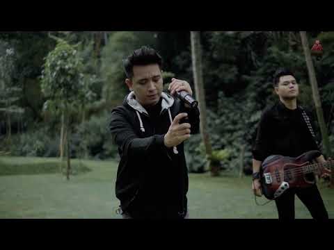 ILIR 7 - BATU LONCATAN  (OFFICIAL MUSIC VIDEO)