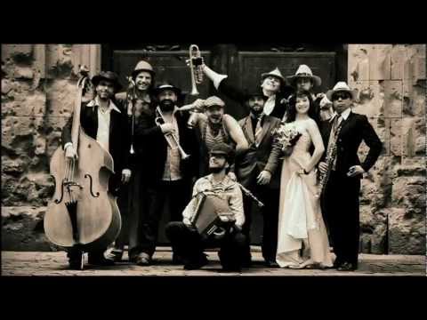 Los Callejeros - Amourouse (new videoclip)