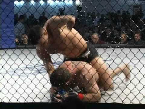 Superação: Lutador sem parte do braço sonha em ser campeão do UFC