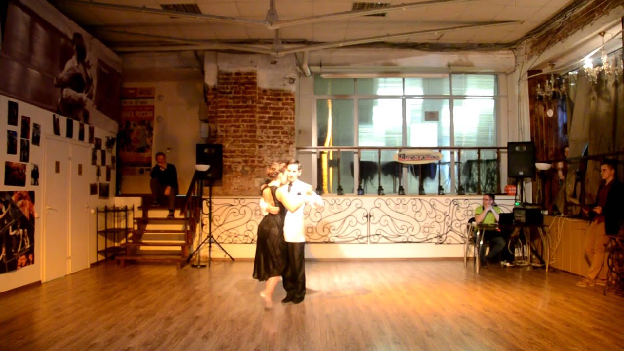 Juan Martin Carrara y Stefania Colina - Esta noche de luna - Planetango - 23.04.14