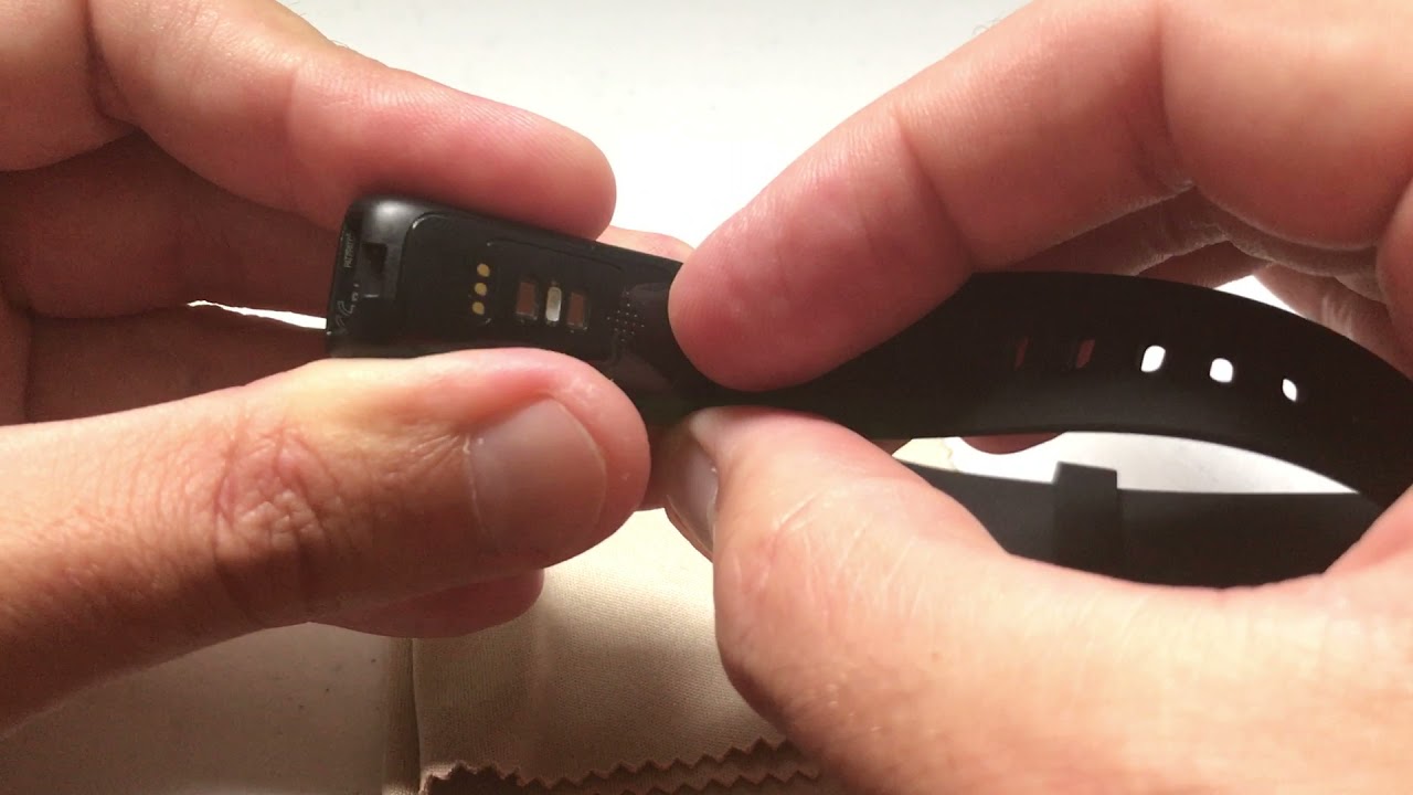 Fitbit Inspire 2 - Removing the band