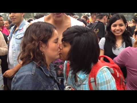Besos desconocidos GayPride DF 2015 Parte 7
