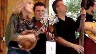 Rhonda Vincent - Rhythm of the Wheels