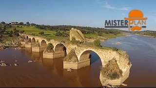preview picture of video 'Puente Ajuda - entre Olivenza y Elvas - frontera entre España y Portugal (río Guadiana)'