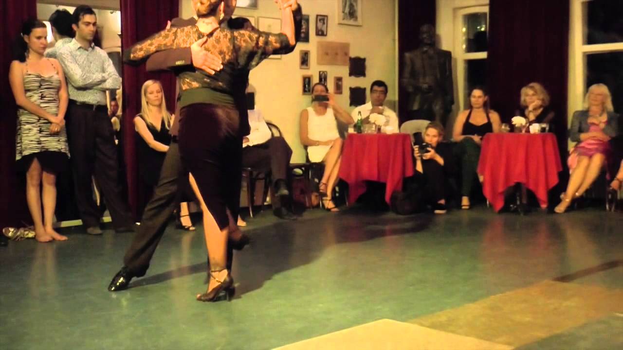 Geraldin Rojas & Ezequiel Paludi in Academia de Tango - Part 1-1 "Farolito de Papel" A.Troilo