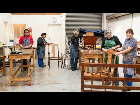 STUDIO ANTIQUES, Masters of Restoration and Conservation of Fine Furniture