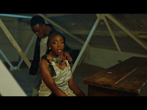 Nissi - Hold (Official Video)