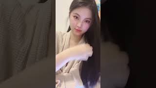 Download lagu Cute girl need you baby ❤️ mp3