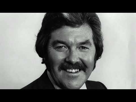 Dickie Davies, face of ITV's World of Sport, dies