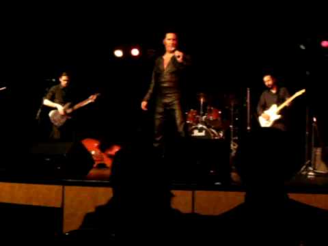 MARK ANTHONY singing KENTUCKY RAIN at ELVIS EVOLUTION SOUTHPORT SHARKS JULY 10, 2009